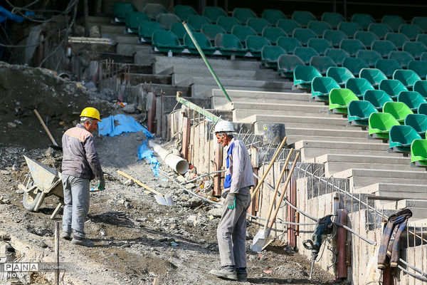 بازدید خبرنگاران از روند بازسازی و تعمیرات ورزشگاه آزادی 
