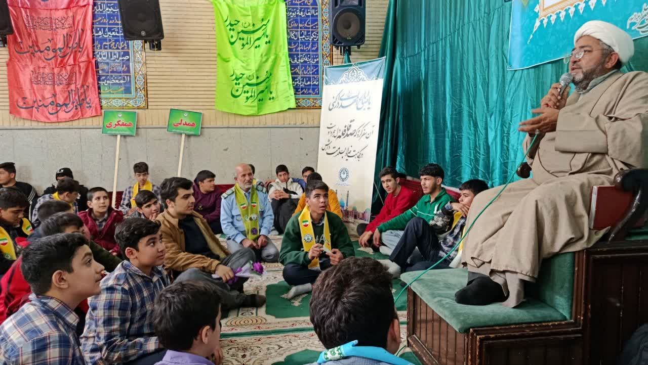 درخشش اندیشه نوجوانان سمنانی در کرسی آزاداندیشی و «نماز پیشتاز»