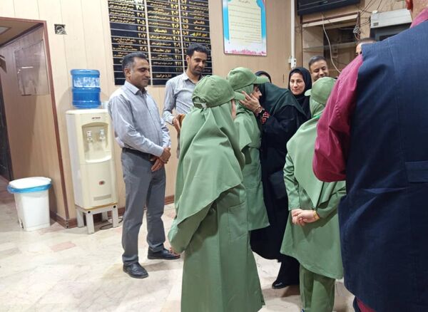 استقبال گرم دانش‌‌آموزان محیط‌بان بندرعباسی از رئیس سازمان حفاظت محیط زیست