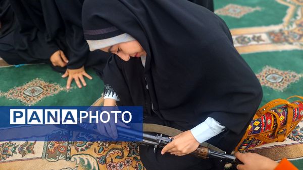 برگزاری کلاس سلاح شناسی ویژه دختران در شهرستان لنده