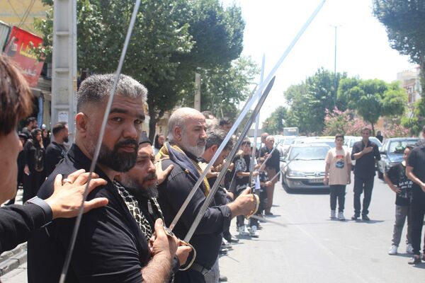 اجرای مراسم شاه‌حسین گویان در شهرستان فردیس
