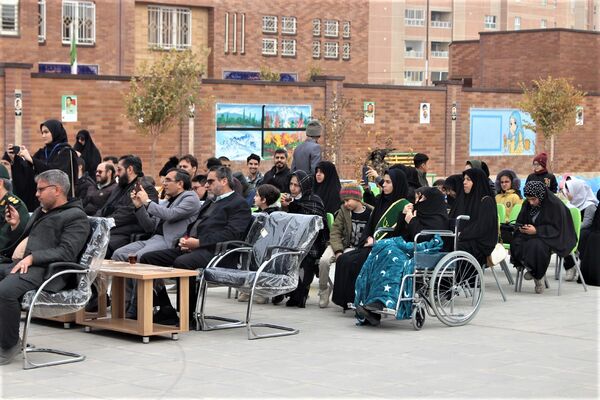 جلوه‌هایی از یادواره شهدا در دبستان استثنایی باغچه‌بان قم