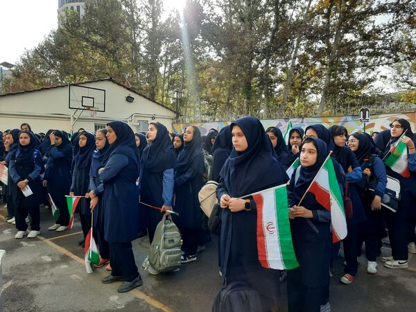 طلوعی تازه برای دانش‌آموزان دبیرستان مصلی نژاد حضرت زهرا در اول مهر