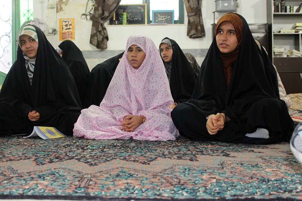 اعتکاف دانش‌آموزی در شهر کرمان