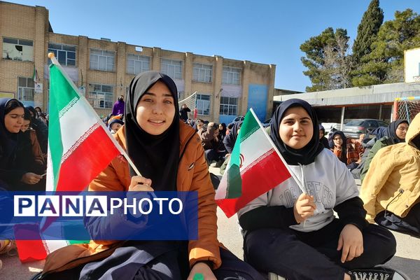بزرگداشت دهه فجر در دبیرستان شاهد فیض ناحیه 3 شیراز