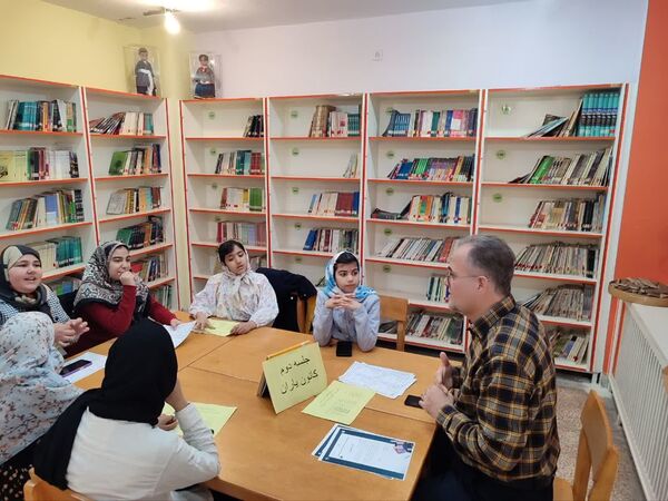 بازدید رئیس اداره کانون پرورش فکری کودکان و نوجوانان کاشمر از مدارس 