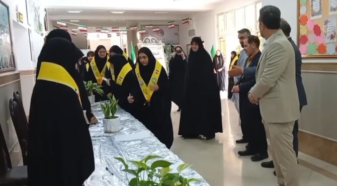 انتخابات همیارمشاور در دبیرستان نفیسه فاضلی ناحیه دو قم
