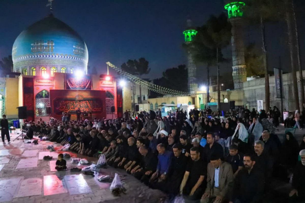 عزاداری شب هفتم محرم در امامزاه عمادالدین رباط‌کریم