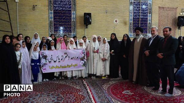نسل نو در آینه ایمان؛ حضور دل‌نشین نوجوانان نماز جمعه بهارستان