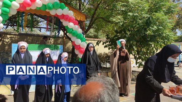 آیین نواختن زنگ مهر، ایثار و شهادت در دبستان شاهد حاج تقی آقا بزرگ ناحیه یک مشهد 