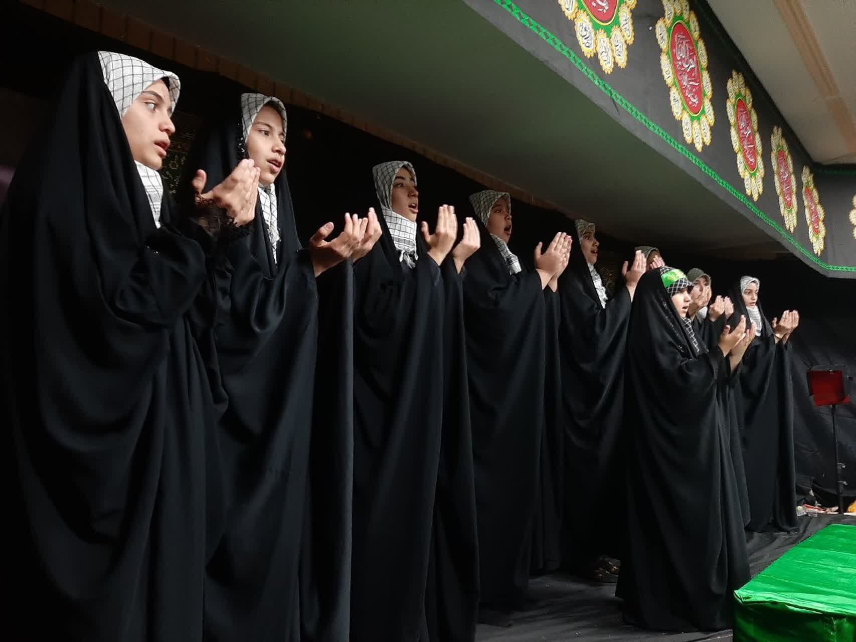 روایتگری مادر شهید مدافع امنیت «حسن مختارزاده» در جمع دانش‌آموزان
