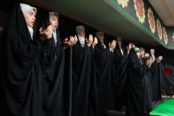 روایتگری مادر شهید مدافع امنیت «حسن مختارزاده» در جمع دانش‌آموزان