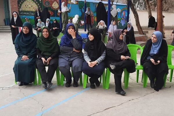 جشن انقلاب در ناحیه دو شهرری با حضور معاون پرورشی و فرهنگی شهرستانهای استان تهران 