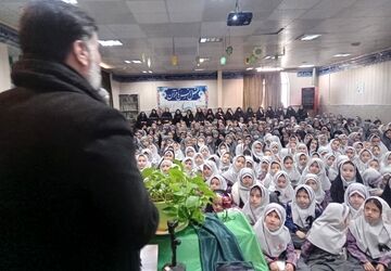 مراسم شهادت حضرت فاطمه(س) در دبستان شاهد نرجس ناحیه 4 کرج برگزار شد  