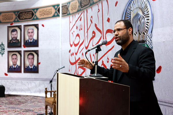 مراسم بزرگداشت شهیدان خدمت در دبیرستان متوسطه دوم امام صادق(ع)
