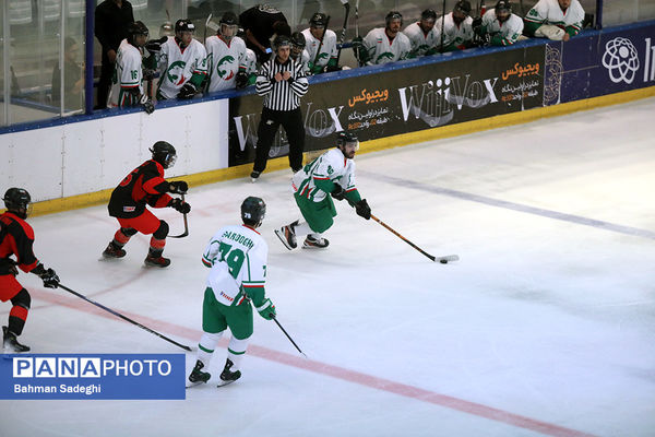 دیدار تیم ملی هاکی روی یخ ایران و تیم جوانان