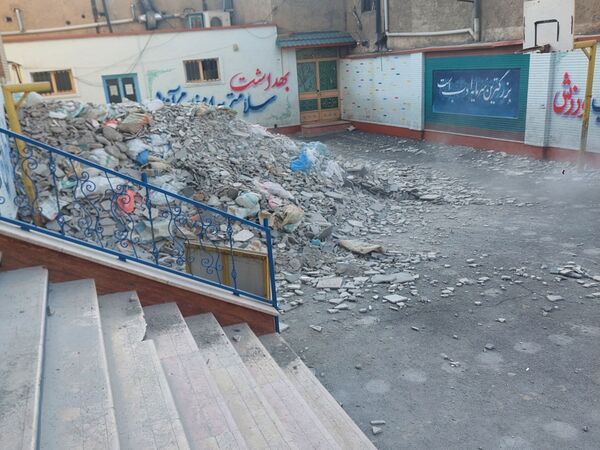 بازسازی و نوسازی مدرسه ستایش شهرستان ملارد در آستانه بازگشایی مدارس