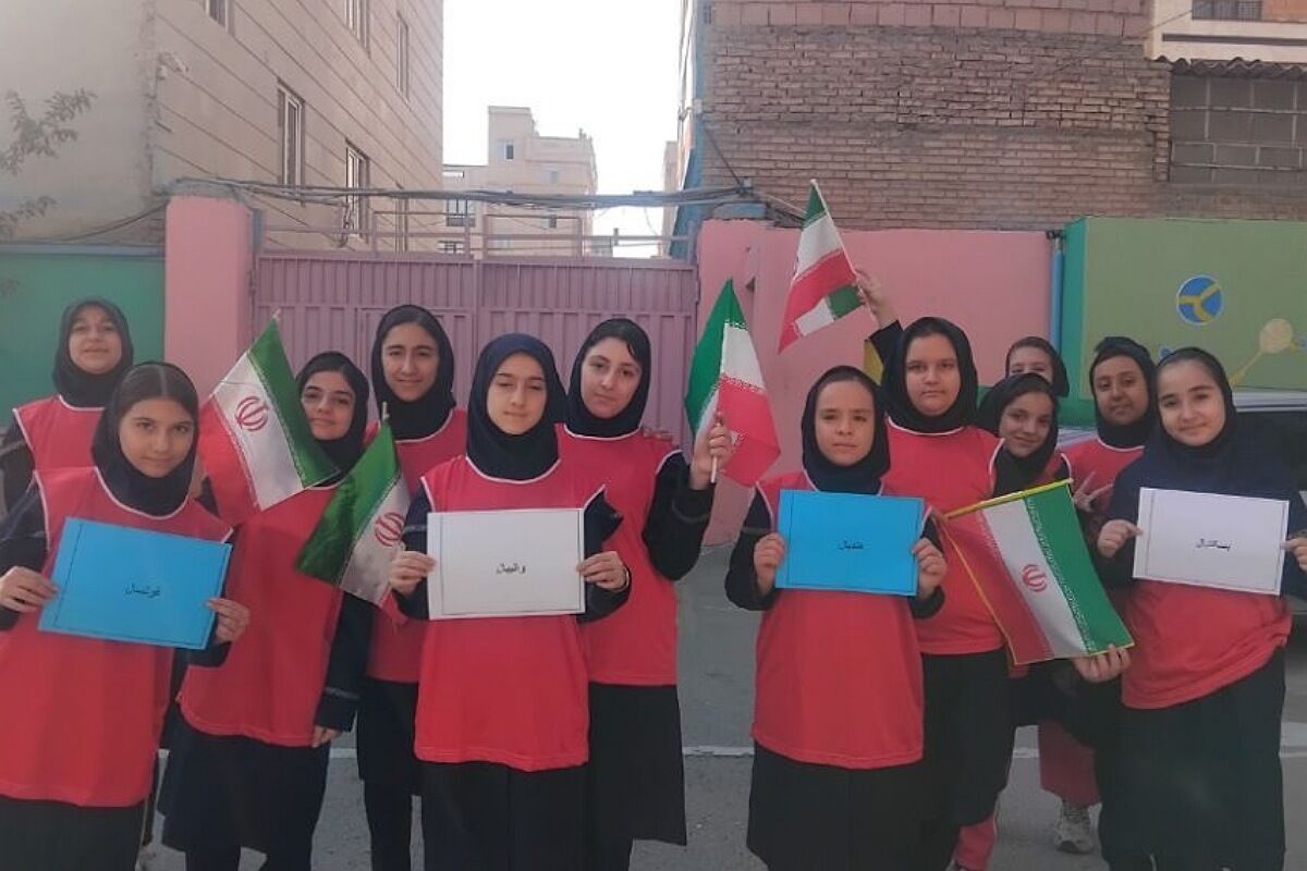 گرامیداشت هفته تربیت بدنی در مدارس دکتر رزمی و شهید مجید مجیدی ناحیه دو شهرری 