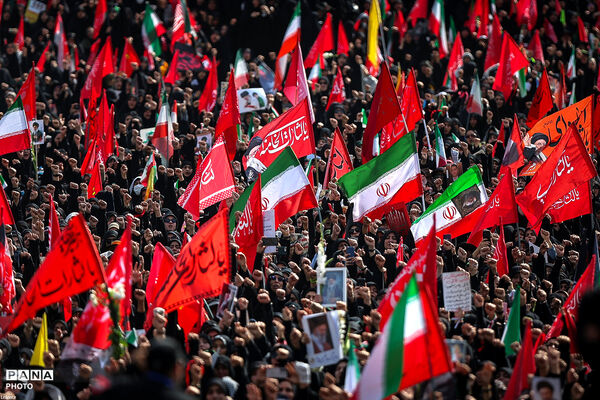 وداع با پیکر مطهر امام شهید امت در مصلای امام خمینی(ره)