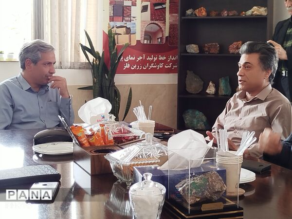 بازدید فرماندار  از شرکت زرین‌فلز کاشمر