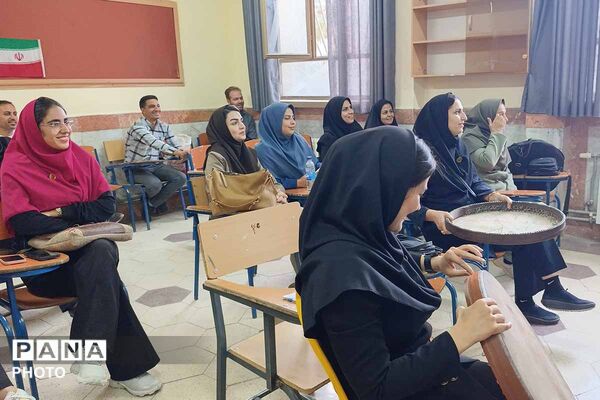 روز دوم دوره آموزشی مربیان پیشتازان بجنورد؛ آموزش مهارت‌های خلاقانه و تشکیلاتی_1