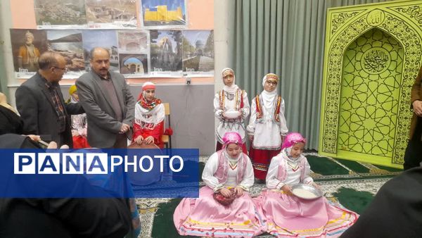 جشنواره قومی و محلی در دبستان آرمیتا مصلی نژاد ناحیه 7