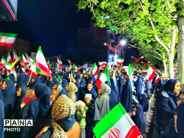 سی و پنجمین شب از حضور حماسی مردم کاشمر زیر باران 