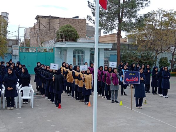 المپیاد‌ ورزشی درون مدرسه ای در دبیرستان فاطمیه
