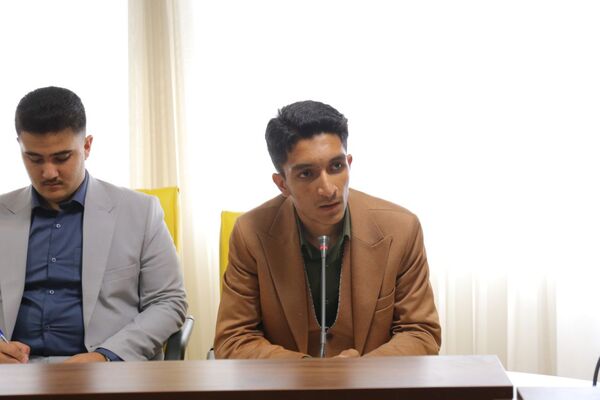 نشست مدیرکل آموزش و پرورش آذربایجان شرقی با نمایندگان مجلس دانش‌آموزی