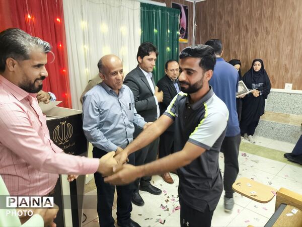 تقدیر از برگزیدگان المپیاد ورزشی سندرک