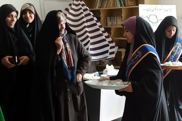 جمعه‌ای به رنگ ایمان؛ مسجد جامع لبریز از عطوفت و معنویت