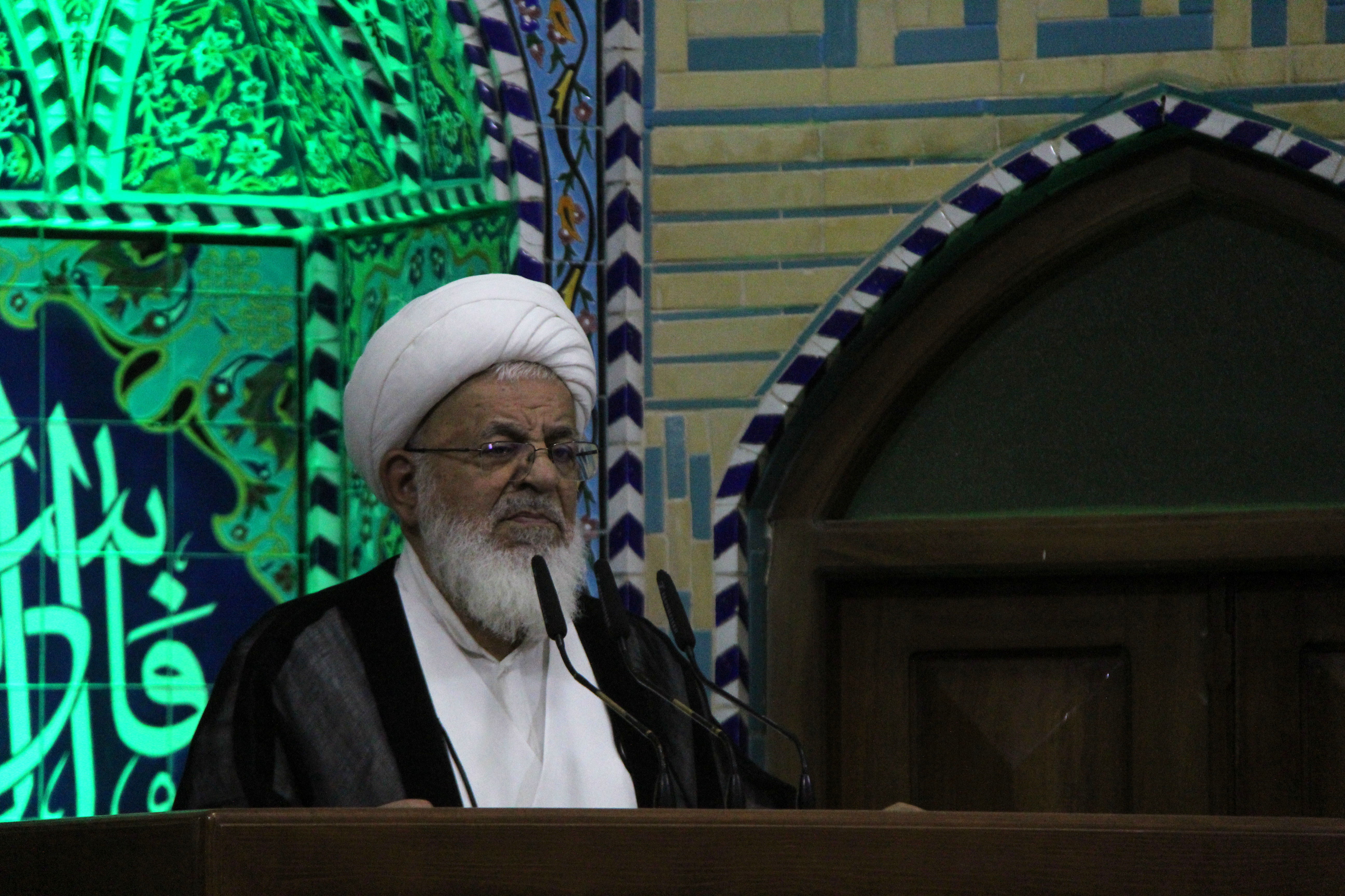 بندگی و حمایت از ارزش‌های الهی با صبر هموار می‌شود