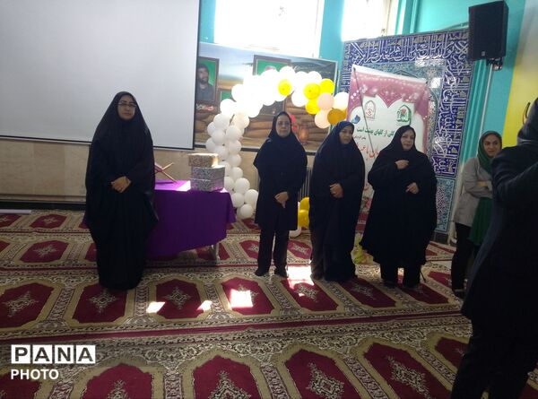 انتخابات انجمن اولیا و مربیان و تجلیل از اعضای انجمن سال گذشته