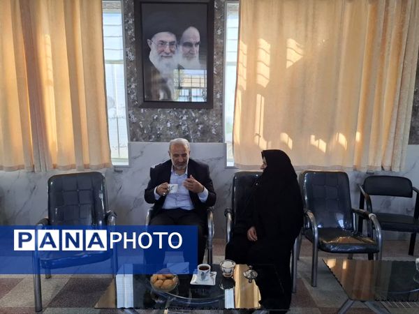 برنامه گرامیداشت هفته دفاع مقدس در دبستان شهید هادی آریایی 