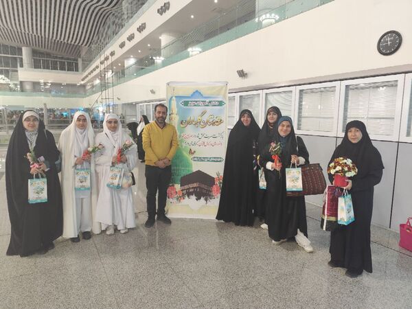 بازگشت حاجیان سازمان دانش‌آموزی از حج عمره 