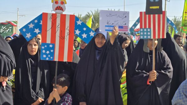 برگزاری راهپیمایی باشکوه ۱۳ آبان در شهرستان بافق 
