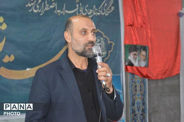 فارسان در جشن دهه کرامت؛ گردهمایی مردم در بارگاه امامزاده 