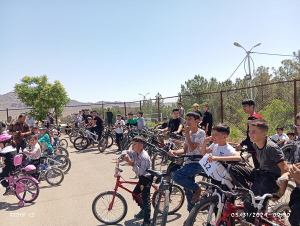 برگزاری همایش دوچرخه‌سواری در شهرستان باخرز 