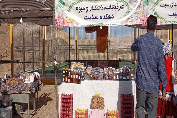 آغاز مراسم روز شهر بار با افتتاح نمایشگاه محصولات محلی و صنایع دستی