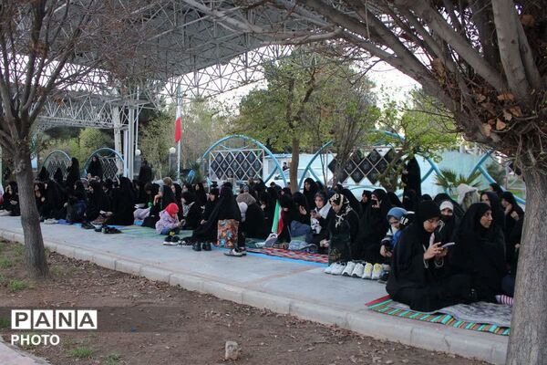 قرچک، نوروز را با اقتدا به شهدا آغاز کرد