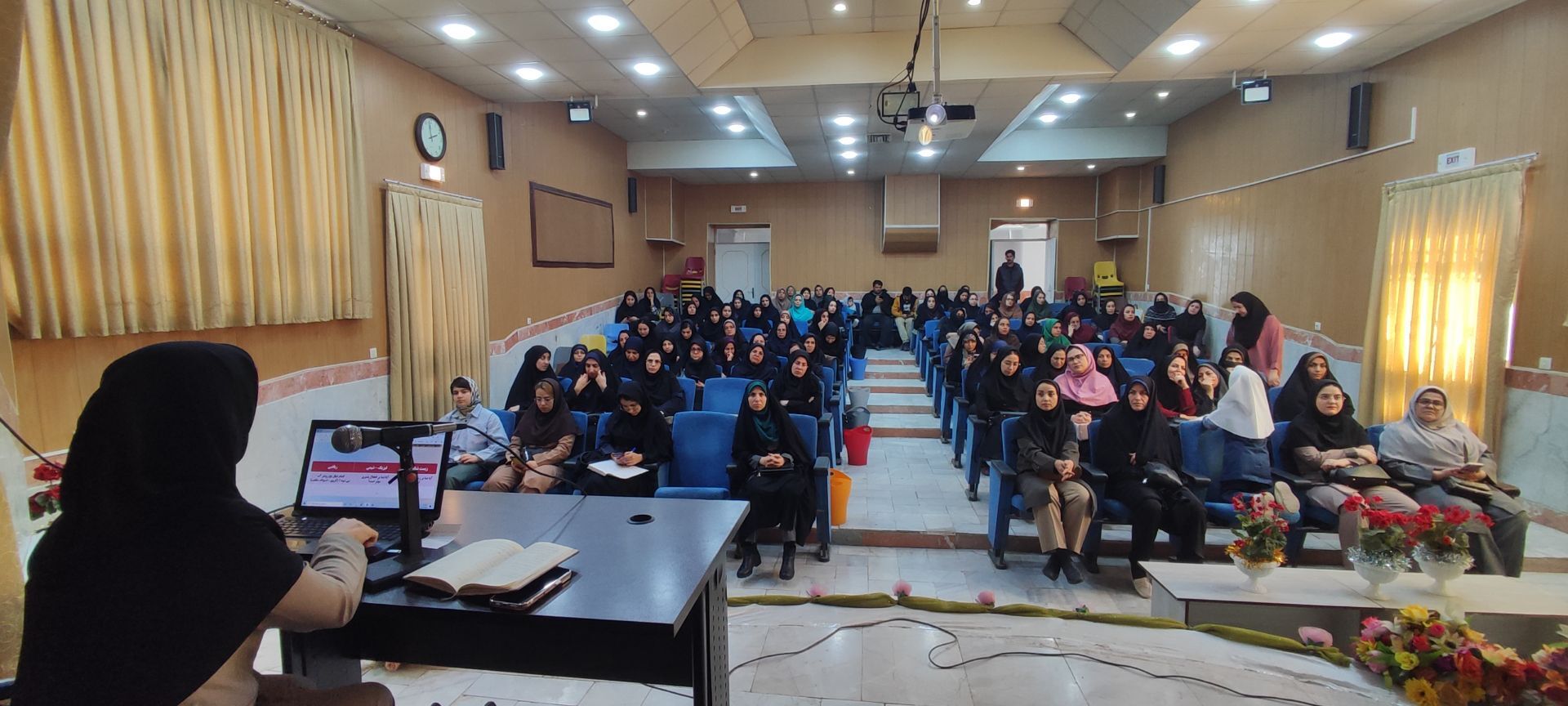 کارگاه آموزشی فرصت های متنوع یادگیری آموزگاران ابتدایی در کانون سمیه شهرستان شیروان 