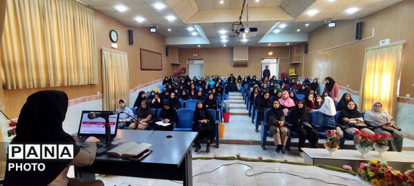 کارگاه آموزشی فرصت های متنوع یادگیری آموزگاران ابتدایی در کانون سمیه شهرستان شیروان 