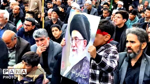 مراسم وداع با شهید پاسدار محمد صادق نظافتی در کاشمر