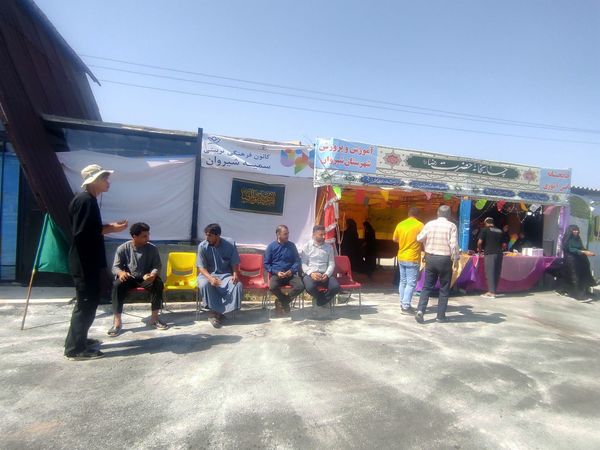 همکاری دانش آموزان خادمیار دبستان ضحی۲ با چایخانه دانش آموزی حضرت رضا(ع) شیروان