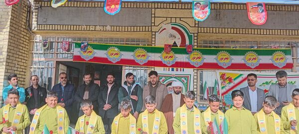 طنین زنگ انقلاب در مدرسهٔ شهید صادقی باخرز