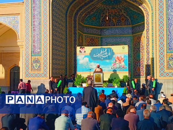 نماز عید فطر ۱۰ هزار نفری در کاشمر 