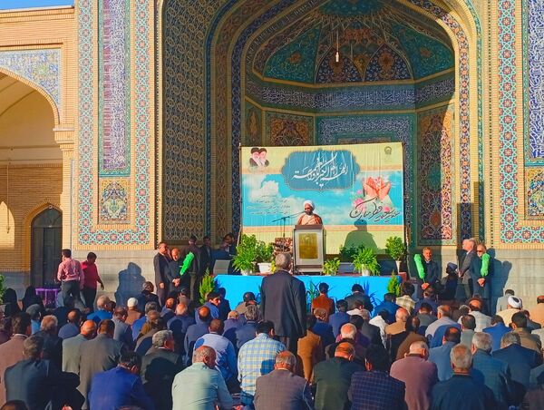 نماز عید فطر ۱۰ هزار نفری در کاشمر 