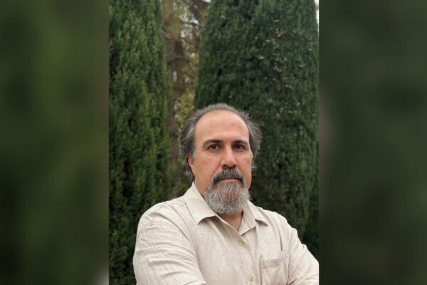 دنیای بچه‌ها فقط دیجیتال نیست؛ هنوز خوانندگان جدی شعر و داستان داریم