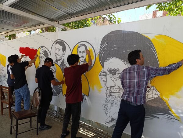 نمایشگاه نقاشی حماسه حسینی در اداره آموزش و پرورش ناحیه ۷ مشهد مقدس