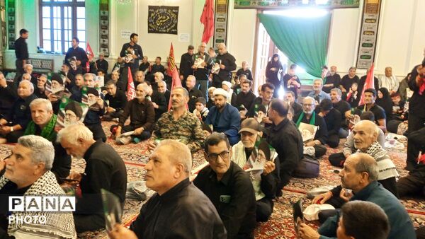 وداع کاشمری ها با رهبر فقید در حسینیه کویتی مشهد